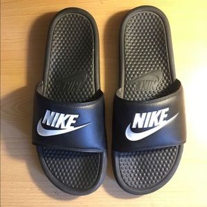 Nike Men’s Benassi Sandals Black/White